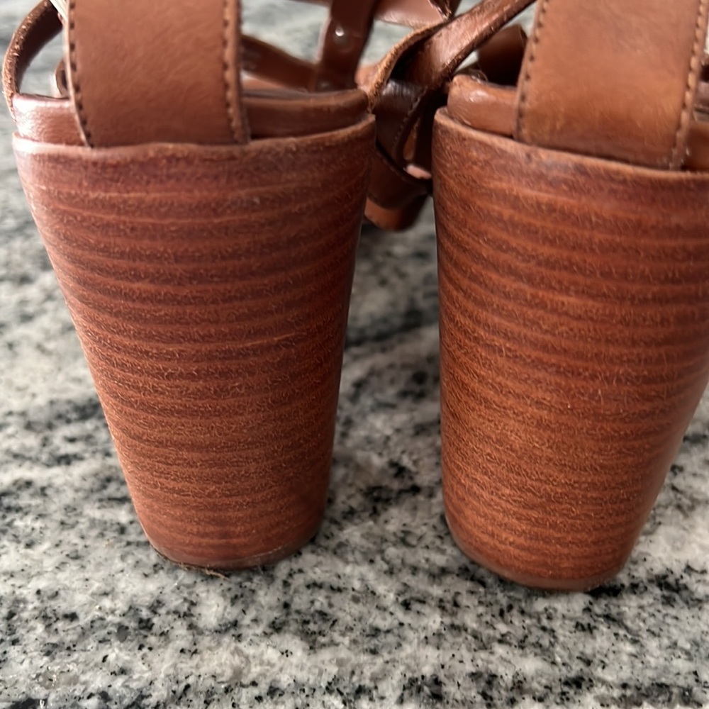 Designer sandals. BERNARDO made in Brazil leather sz9 EUC heels - Picture 4 of 8
